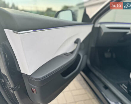 Серый Тесла Модель 3, объемом двигателя 0 л и пробегом 23 тыс. км за 29500 $, фото 18 на Automoto.ua
