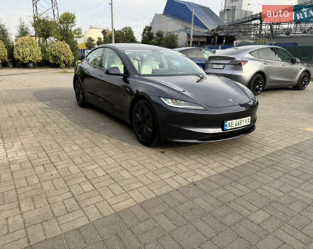 Серый Тесла Модель 3, объемом двигателя 0 л и пробегом 23 тыс. км за 29500 $, фото 3 на Automoto.ua