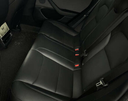 Серый Тесла Модель 3, объемом двигателя 0 л и пробегом 29 тыс. км за 27000 $, фото 10 на Automoto.ua