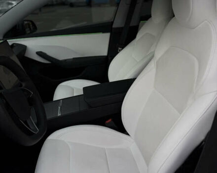 Серый Тесла Модель 3, объемом двигателя 0 л и пробегом 34 тыс. км за 33000 $, фото 12 на Automoto.ua