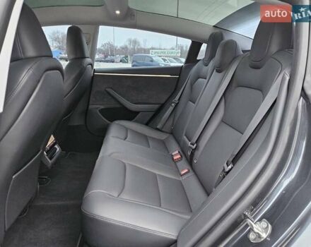 Серый Тесла Модель 3, объемом двигателя 0 л и пробегом 23 тыс. км за 29900 $, фото 24 на Automoto.ua