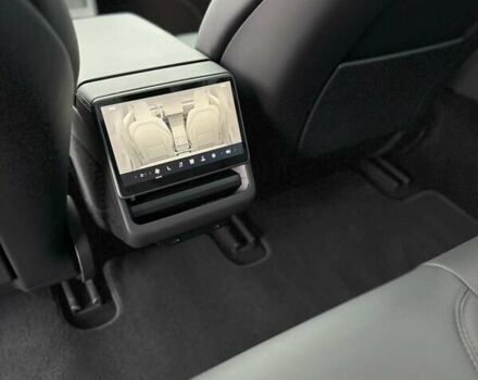 Серый Тесла Модель 3, объемом двигателя 0 л и пробегом 8 тыс. км за 32500 $, фото 13 на Automoto.ua