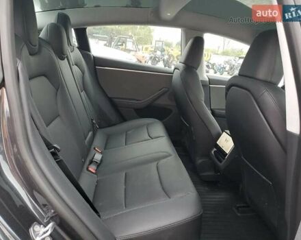 Сірий Тесла Модель 3, об'ємом двигуна 0 л та пробігом 4 тис. км за 23400 $, фото 1 на Automoto.ua