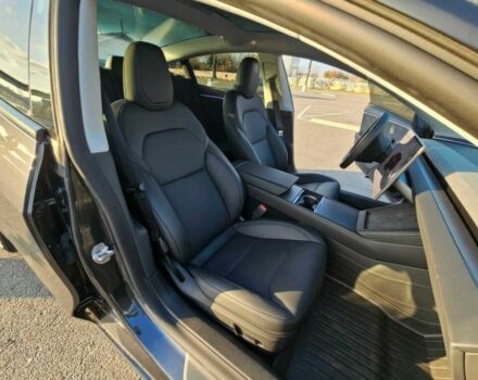 Серый Тесла Модель 3, объемом двигателя 0 л и пробегом 1 тыс. км за 13000 $, фото 7 на Automoto.ua