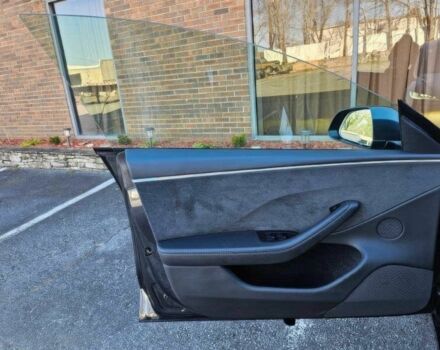 Серый Тесла Модель 3, объемом двигателя 0 л и пробегом 8 тыс. км за 15500 $, фото 16 на Automoto.ua