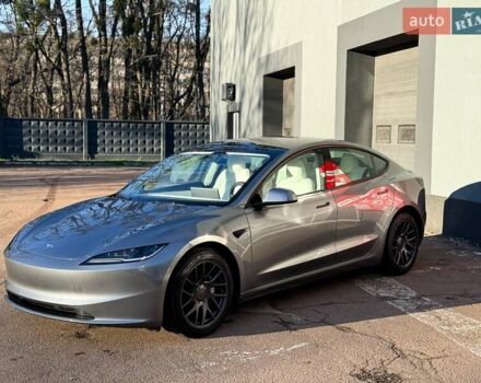 Серый Тесла Модель 3, объемом двигателя 0 л и пробегом 6 тыс. км за 34999 $, фото 3 на Automoto.ua