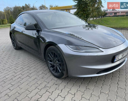 Тесла Модель 3 2025 у Бродах на Automoto.ua Сірий Тесла Модель 3, об'ємом двигуна 0 л та пробігом 2 тис. км за 26700 $, фото 1 на Automoto.ua