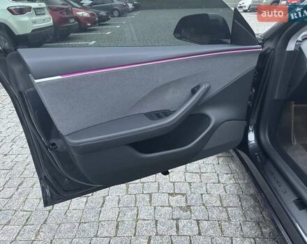 Серый Тесла Модель 3, объемом двигателя 0 л и пробегом 5 тыс. км за 28500 $, фото 13 на Automoto.ua