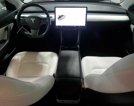 Тесла Модель 3 2018 в Киеве на Automoto.ua Серый Тесла Модель 3, объемом двигателя 0 л и пробегом 64 тыс. км за 3800 $, фото 7 на Automoto.ua