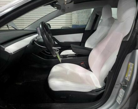 Тесла Модель 3 2018 в Киеве на Automoto.ua Серый Тесла Модель 3, объемом двигателя 0 л и пробегом 64 тыс. км за 3800 $, фото 6 на Automoto.ua