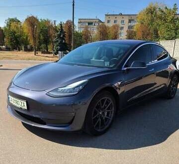 Серый Тесла Модель 3, объемом двигателя 0 л и пробегом 180 тыс. км за 15500 $, фото 1 на Automoto.ua