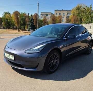 Серый Тесла Модель 3, объемом двигателя 0 л и пробегом 180 тыс. км за 15500 $, фото 1 на Automoto.ua