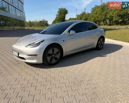 Серый Тесла Модель 3, объемом двигателя 0 л и пробегом 141 тыс. км за 15200 $, фото 1 на Automoto.ua