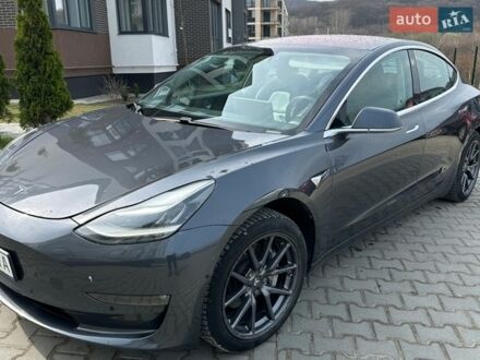 Серый Тесла Модель 3, объемом двигателя 0 л и пробегом 140 тыс. км за 15600 $, фото 1 на Automoto.ua