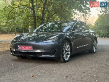 Сірий Тесла Модель 3, об'ємом двигуна 0 л та пробігом 93 тис. км за 18500 $, фото 1 на Automoto.ua