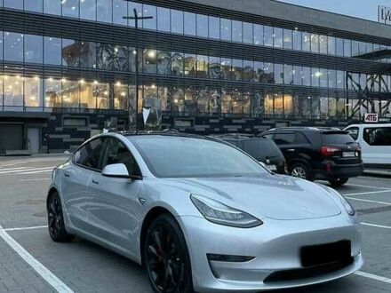Тесла Модель 3 2018 у Києві на Automoto.ua Сірий Тесла Модель 3, об'ємом двигуна 0 л та пробігом 121 тис. км за 11900 $, фото 1 на Automoto.ua