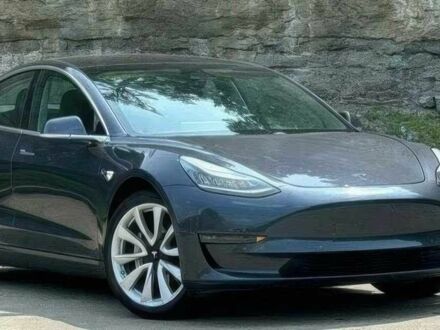 Тесла Модель 3 2018 у Ужгороді на Automoto.ua Сірий Тесла Модель 3, об'ємом двигуна 0 л та пробігом 54 тис. км за 12700 $, фото 1 на Automoto.ua