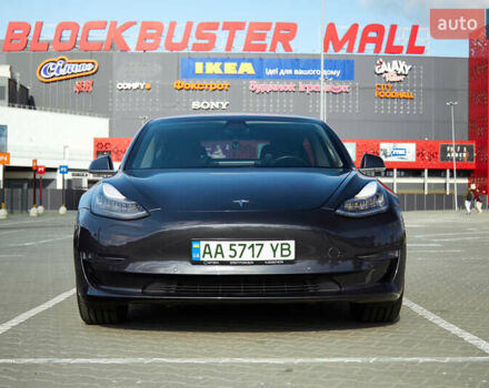 Серый Тесла Модель 3, объемом двигателя 0 л и пробегом 65 тыс. км за 23000 $, фото 1 на Automoto.ua