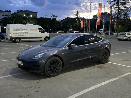 Тесла Модель 3 2018 в Ивано-Франковске на Automoto.ua Серый Тесла Модель 3, объемом двигателя 0 л и пробегом 80 тыс. км за 21000 $, фото 1 на Automoto.ua
