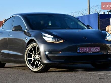 Тесла Модель 3 2018 у Дрогобичі на Automoto.ua Сірий Тесла Модель 3, об'ємом двигуна 0 л та пробігом 143 тис. км за 16950 $, фото 1 на Automoto.ua