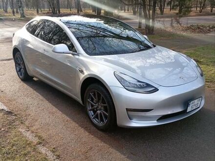 Тесла Модель 3 2018 у Никополе на Automoto.ua Сірий Тесла Модель 3, об'ємом двигуна 0 л та пробігом 141 тис. км за 17000 $, фото 1 на Automoto.ua
