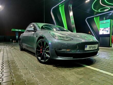 Серый Тесла Модель 3, объемом двигателя 0 л и пробегом 95 тыс. км за 22000 $, фото 1 на Automoto.ua