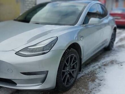 Тесла Модель 3 2018 в Харькове на Automoto.ua Серый Тесла Модель 3, объемом двигателя 0 л и пробегом 68 тыс. км за 18997 $, фото 1 на Automoto.ua