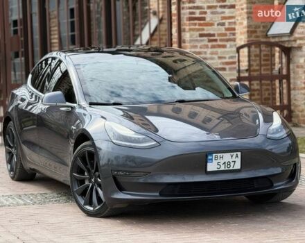 Серый Тесла Модель 3, объемом двигателя 0 л и пробегом 152 тыс. км за 16400 $, фото 1 на Automoto.ua