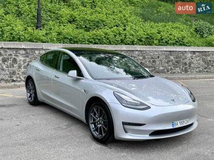 Сірий Тесла Модель 3, об'ємом двигуна 0 л та пробігом 85 тис. км за 18000 $, фото 1 на Automoto.ua