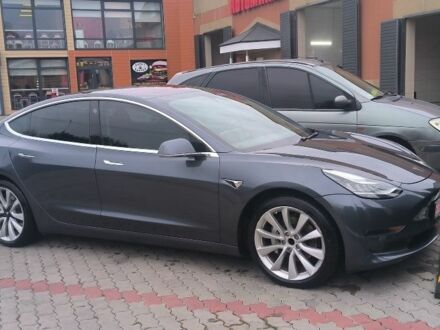 Серый Тесла Модель 3, объемом двигателя 0 л и пробегом 182 тыс. км за 15000 $, фото 1 на Automoto.ua