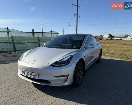 Серый Тесла Модель 3, объемом двигателя 0 л и пробегом 67 тыс. км за 18000 $, фото 1 на Automoto.ua