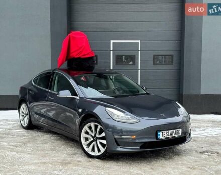 Серый Тесла Модель 3, объемом двигателя 0 л и пробегом 120 тыс. км за 17499 $, фото 1 на Automoto.ua