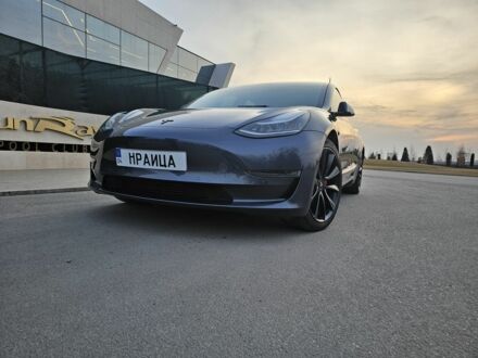 Тесла Модель 3 2018 в Днепре (Днепропетровске) на Automoto.ua Серый Тесла Модель 3, объемом двигателя 0 л и пробегом 95 тыс. км за 22500 $, фото 1 на Automoto.ua