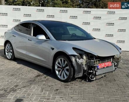 Серый Тесла Модель 3, объемом двигателя 0 л и пробегом 163 тыс. км за 11700 $, фото 1 на Automoto.ua