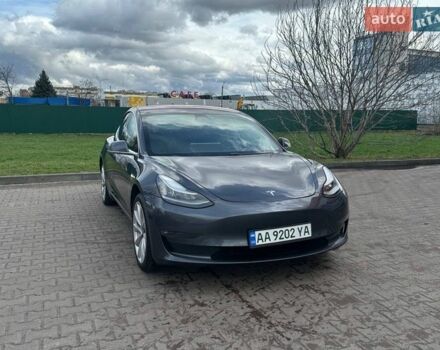 Серый Тесла Модель 3, объемом двигателя 0 л и пробегом 122 тыс. км за 15500 $, фото 1 на Automoto.ua