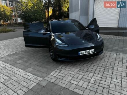 Серый Тесла Модель 3, объемом двигателя 0 л и пробегом 200 тыс. км за 14800 $, фото 1 на Automoto.ua
