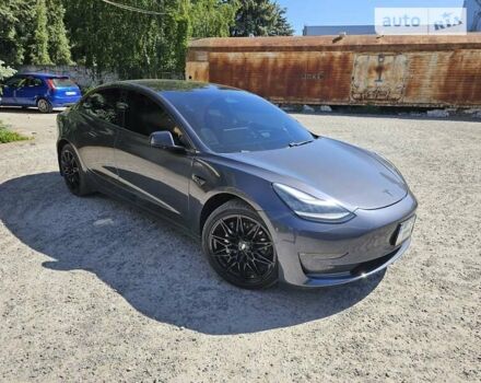 Серый Тесла Модель 3, объемом двигателя 0 л и пробегом 119 тыс. км за 18500 $, фото 1 на Automoto.ua