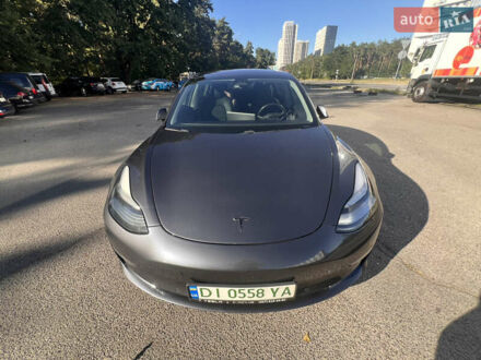 Серый Тесла Модель 3, объемом двигателя 0 л и пробегом 133 тыс. км за 18500 $, фото 1 на Automoto.ua