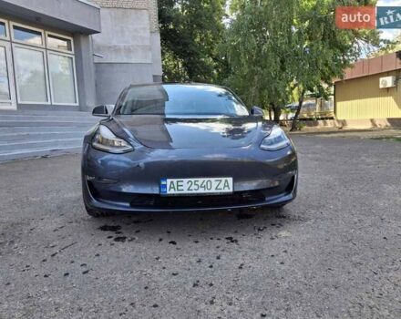 Серый Тесла Модель 3, объемом двигателя 0 л и пробегом 230 тыс. км за 14000 $, фото 1 на Automoto.ua