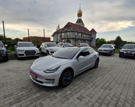 Серый Тесла Модель 3, объемом двигателя 0 л и пробегом 101 тыс. км за 16300 $, фото 1 на Automoto.ua