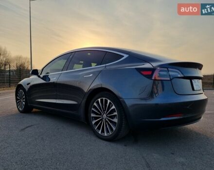Серый Тесла Модель 3, объемом двигателя 0 л и пробегом 128 тыс. км за 16500 $, фото 1 на Automoto.ua
