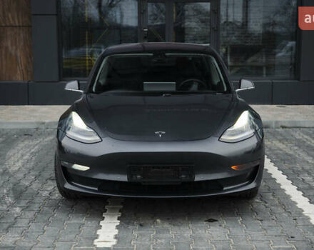 Серый Тесла Модель 3, объемом двигателя 0 л и пробегом 150 тыс. км за 19000 $, фото 1 на Automoto.ua