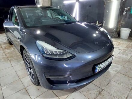 Серый Тесла Модель 3, объемом двигателя 0 л и пробегом 112 тыс. км за 19100 $, фото 1 на Automoto.ua