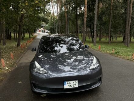 Тесла Модель 3 2018 в Киеве на Automoto.ua Серый Тесла Модель 3, объемом двигателя 0 л и пробегом 200 тыс. км за 16500 $, фото 1 на Automoto.ua