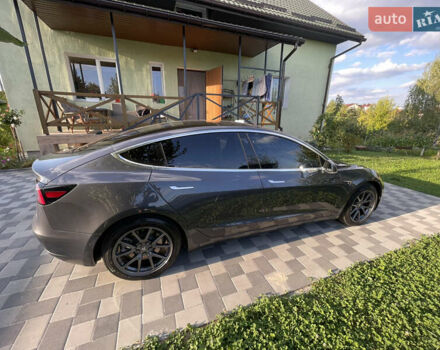 Серый Тесла Модель 3, объемом двигателя 0 л и пробегом 36 тыс. км за 18800 $, фото 1 на Automoto.ua