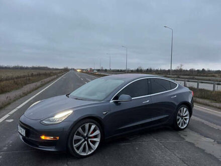 Серый Тесла Модель 3, объемом двигателя 0 л и пробегом 115 тыс. км за 19300 $, фото 1 на Automoto.ua