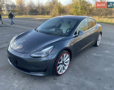 Сірий Тесла Модель 3, об'ємом двигуна 0 л та пробігом 97 тис. км за 18500 $, фото 1 на Automoto.ua