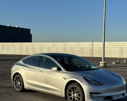 Серый Тесла Модель 3, объемом двигателя 0 л и пробегом 71 тыс. км за 17400 $, фото 1 на Automoto.ua