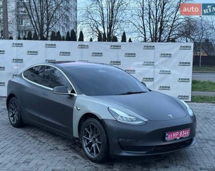Серый Тесла Модель 3, объемом двигателя 0 л и пробегом 133 тыс. км за 12400 $, фото 1 на Automoto.ua