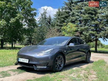 Серый Тесла Модель 3, объемом двигателя 0 л и пробегом 189 тыс. км за 15000 $, фото 1 на Automoto.ua
